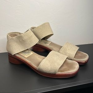 San Miguel Sandals Women’s Size 7.5 Stretchy Beige Mahogany Heel Comfortable Fit